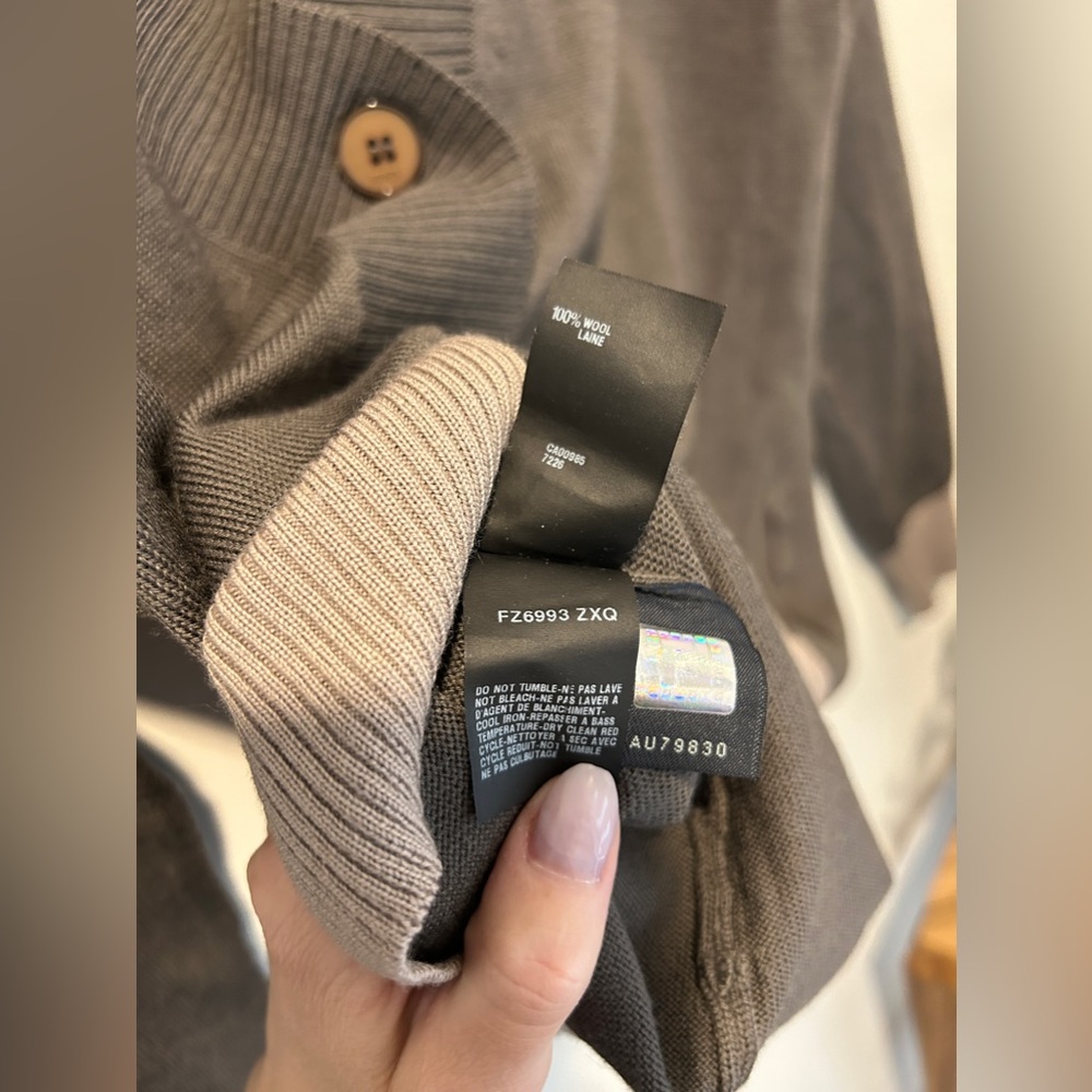 FENDI ~ 100% wool button up cardigan - Picture 7 of 10